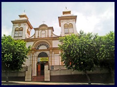 Central San Salvador 10 - Baroque church